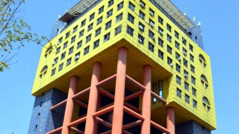 Kahramanmaraş'taki "dünyanın en saçma binası"na 30 milyon liraya talipli çıktı