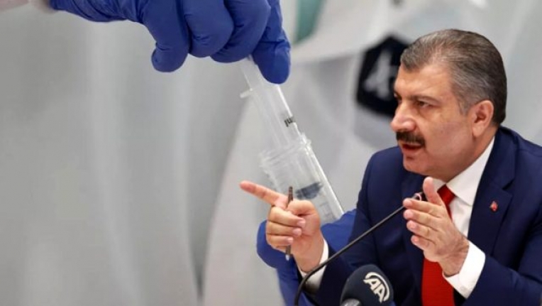 Sağlık Bakanı Koca, Türkiye'nin koronavirüs aşısı 2021'in başlarında hazır olur