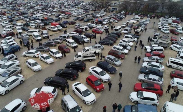İkinci el oto pazarında satılık araç arttı, alıcı azaldı