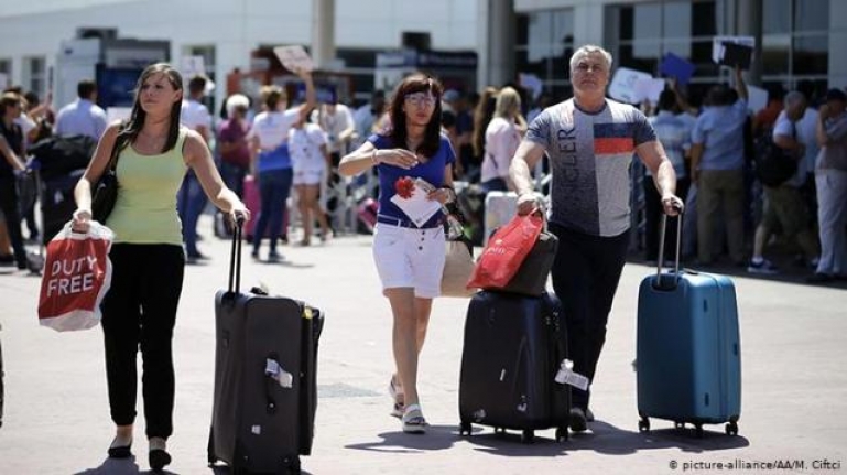 Rusya'nın seyahat yasağı Türkiye'ye 500 bin turiste mal olabilir