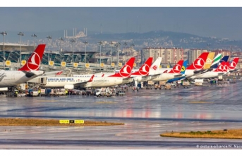 Avrupalı Türkler "el yakan" uçak fiyatlarından şikayetçi